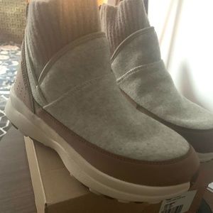 Merrill boots/ booties- very light weight and comfortable- size 8.5. -Brand new